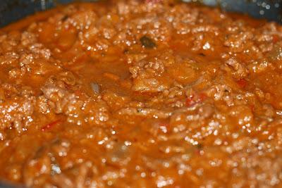 LASAÑA DE TERNERA, PISTO Y SETAS.