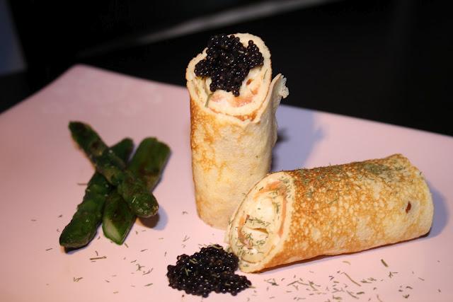 CREPES O ROLLITOS DE SALMÓN AHUMADO