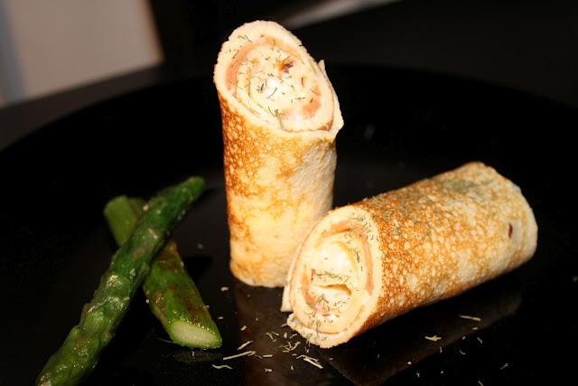 CREPES O ROLLITOS DE SALMÓN AHUMADO