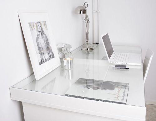 Una Semana más   /    A week more