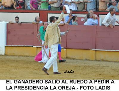 FERIA DE CABRA:  DORADO Y DÍAZ SALVAN LA TARDE