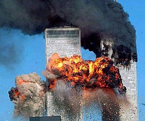 Nunca olvido: 11 años después del  día más oscuro, América se queda en silencio como nación y recuerda a los miles que murieron en ataques 9/11