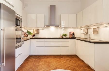 super casas suelo de roble espigado fotos adornos molduras techos estilo nórdico decoración estilo decoración moderno estilo decoración escandinavo electrodomesticos Gaggenau Liebherr decoración diseños de interiores cocinas diseño escandinavo diseño de interiores decoración y diseño de interiores decoración salones decoración salón decoración interiorismo decoración interiores decoración grandes ventanales decoración del hogar decoración de pisos grandes decoración de diseño cocinas modernas blancas cocinas de lujo casas modernas blog interiorismo blog decoración nórdica arquitectura moderna arquitectura del siglo xix alta decoración 