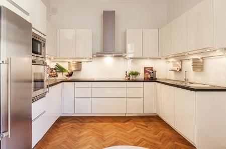 super casas suelo de roble espigado fotos adornos molduras techos estilo nórdico decoración estilo decoración moderno estilo decoración escandinavo electrodomesticos Gaggenau Liebherr decoración diseños de interiores cocinas diseño escandinavo diseño de interiores decoración y diseño de interiores decoración salones decoración salón decoración interiorismo decoración interiores decoración grandes ventanales decoración del hogar decoración de pisos grandes decoración de diseño cocinas modernas blancas cocinas de lujo casas modernas blog interiorismo blog decoración nórdica arquitectura moderna arquitectura del siglo xix alta decoración 