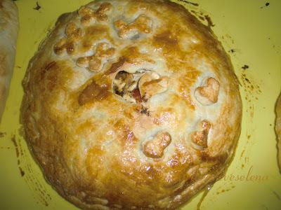 Empanada de ricota, lomo y pimientos