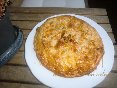 Empanada de ricota, lomo y pimientos