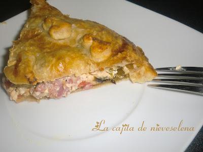 Empanada de ricota, lomo y pimientos