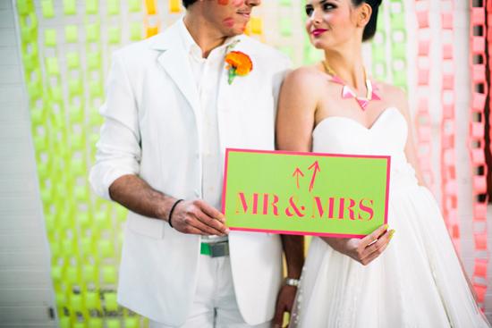 Bodas de hoy... ¡Viva el neón!