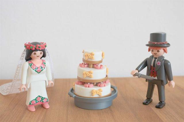 Jueves: Los novios de Playmobil