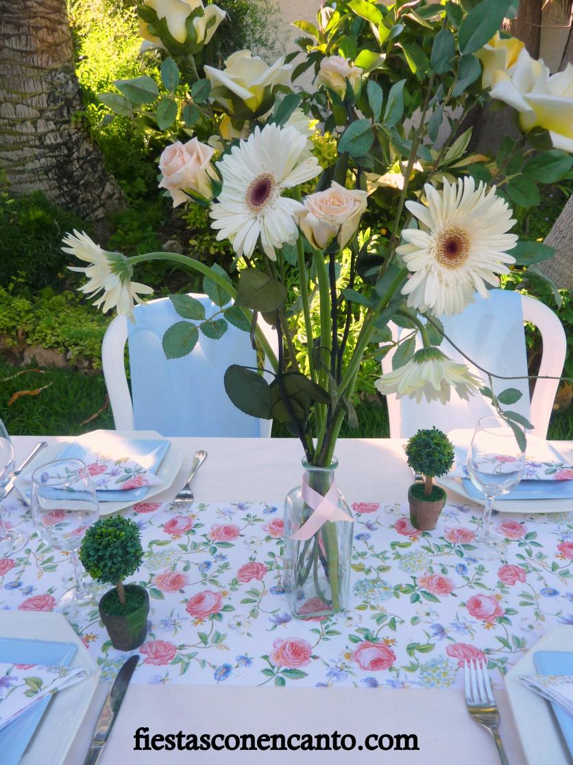 Mesa de comunión o bautizo en rosa y celeste