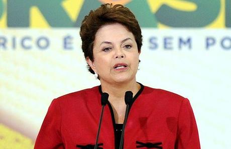 Dilma entra en campaña para frenar a los evangélicos