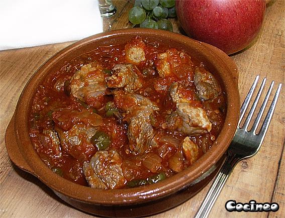 Carne con tomate