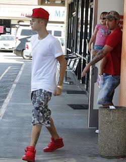JUSTIN BIEBER: QUÉ LOOK PREFIERES?¿
