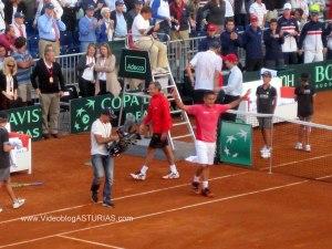 Copa Davis Gijon 2012 España USA: Celebracion victoria Almagro sobre Isner