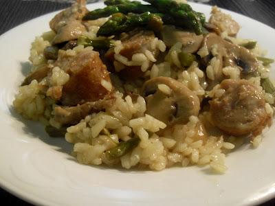 Arroz con champiñones, espárragos y butifarra.