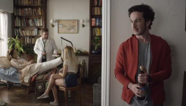 Cerveza Andes lanza una botella con una boca más ancha... y un dedo ancho para celebrar de regalo