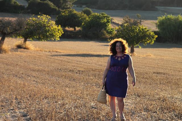 Look  vestido azul y fucsia