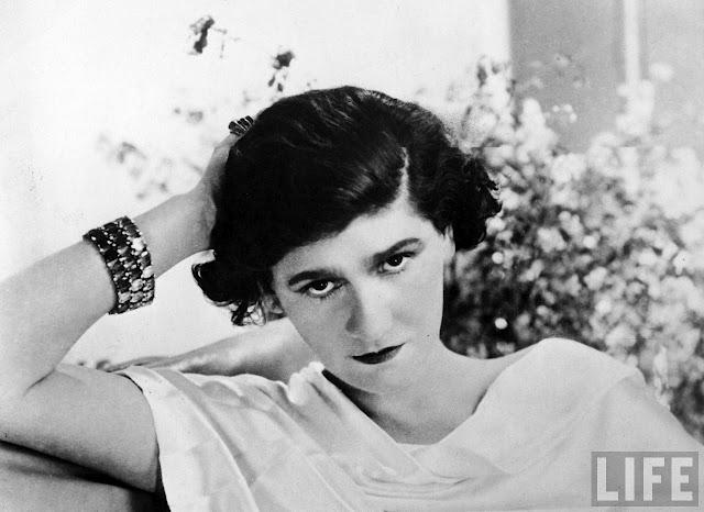 COCO ANTES DE SER  CHANEL