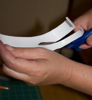 Cómo hacer un brazalete con una corbata vieja