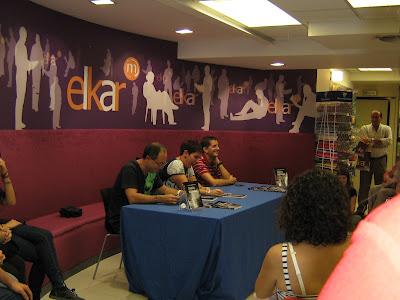 Cuentos pacientes en la radio y en los periódicos