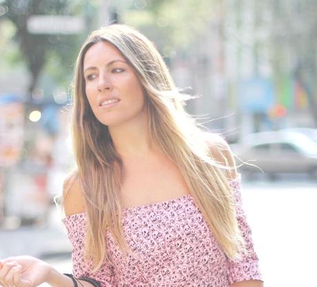 Off the shoulder Off the shoulder