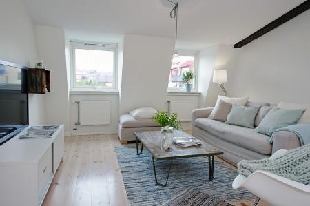 texturas decoración suelo de madera sin tratar silla eames mecedor blanco muebles de diseño nórdicos inspiración nórdica estilo sueco decoración estilo nórdico diseño nórdico diseño de interiores decoración nórdica decoración en blanco decoración de interiores decoración con textiles deco blogger blog interiorismo blog interiores blog estilo nórdico blog decoración nórdica blog deco accesorios para el hogar estilo nórdico 