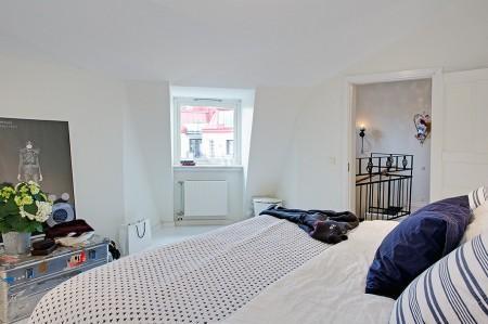 texturas decoración suelo de madera sin tratar silla eames mecedor blanco muebles de diseño nórdicos inspiración nórdica estilo sueco decoración estilo nórdico diseño nórdico diseño de interiores decoración nórdica decoración en blanco decoración de interiores decoración con textiles deco blogger blog interiorismo blog interiores blog estilo nórdico blog decoración nórdica blog deco accesorios para el hogar estilo nórdico 