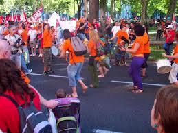 HAY MANIFESTACIONES Y...MANIFESTACIONES
