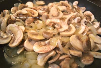 CAPELLINI CON POLLO EN SALSA DE CHAMPIÑONES