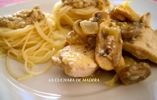 CAPELLINI CON POLLO EN SALSA DE CHAMPIÑONES