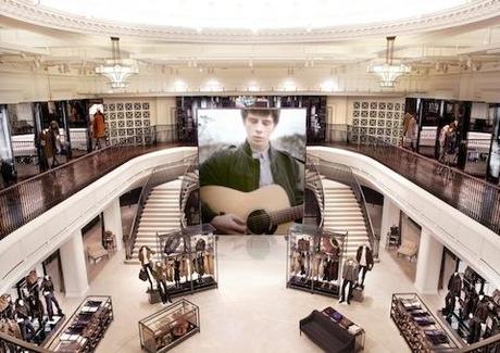 BURBERRY 121 REGENT STREET (LONDON)