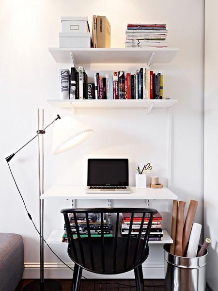 suelo de madera oscuro sofá gris sitio de almacenaje cocina sillas eames patas madera negras silla diamante metal negro nichos de obra decoración muebles de diseño nórdicos muebles de diseño lámparas de diseño decoración interiorismo estudios y pisos pequeños inspiración nórdica falsa chimenea de aceite estilo sueco decoración estilo nórdico diseño nórdico diseño de interiores de estudios diseño de interiores decoración pisos pequeños decoración nórdica decoración estudio decoración en blanco decoración de interiores deco blogger cogines para sillas eames blog interiorismo nórdico blog interiorismo blog interiores blog estilo nórdico blog decoración nórdica blog deco accesorios para el hogar estilo nórdico 