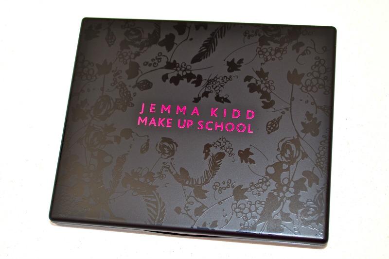 ESSENTIAL PALETTE by JEMMA KID