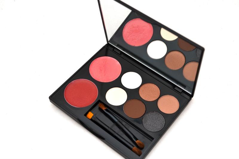 ESSENTIAL PALETTE by JEMMA KID