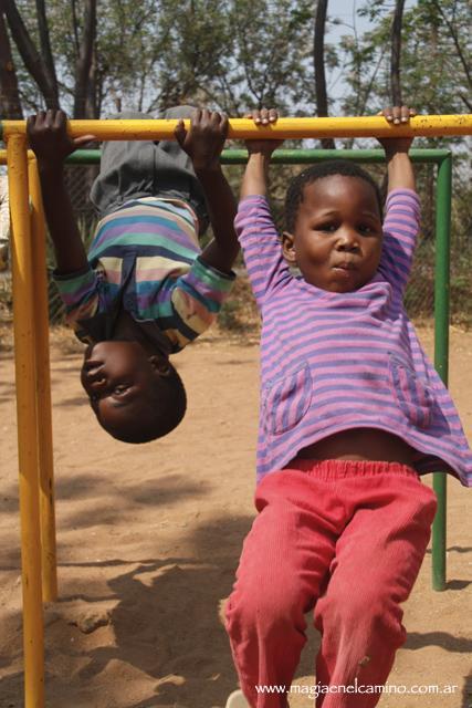 juegosenbotswana2 Primeras sonrisas africanas