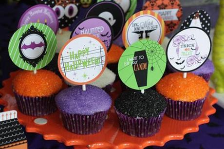 cupcakes para Halloween decorados con cartelitos