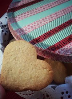 caja de galletas decorada con washi tape