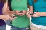 moviles Reforma Educativa: Los exámenes se harán en 140 caracteres y, en vez de aprobados y suspensos, habrá “me gusta” o “no me gusta”