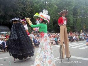 Dia de America en Asturias 2012 en Oviedo: Gigantes y cabezudos Dia de America en Asturias 2012 en Oviedo: Gigantes y cabezudos