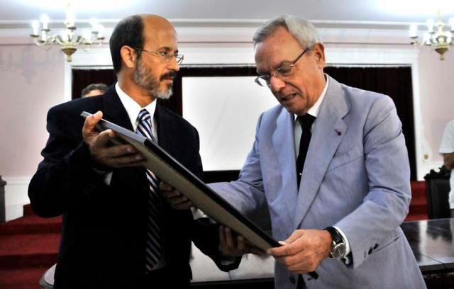 Otorga la Universidad de las Artes Honoris Causa a Eusebio Leal