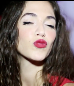 Captura de pantalla 2012-09-22 a la(s) 08.28.16 Captura de pantalla 2012 09 22 a las 08.28.16 261x300 ¿Os gustaría elegir a la finalista del Casting MARTINI® Royale?