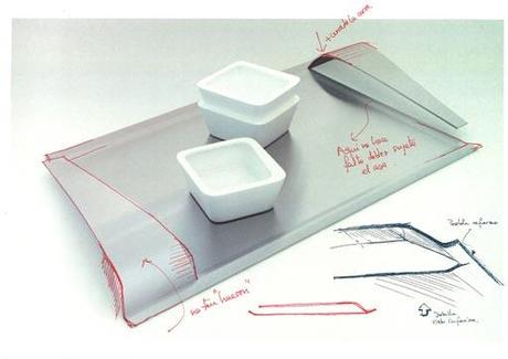 A-cero In Nuevos diseños A-cero In: soportes para velas y bandeja de acero pulido
