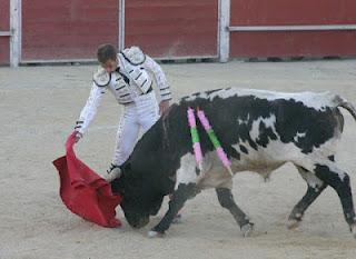 EL SOMBRERO ROMPE EL DICHO Y SE HACE PROFETA EN SU TIERRA