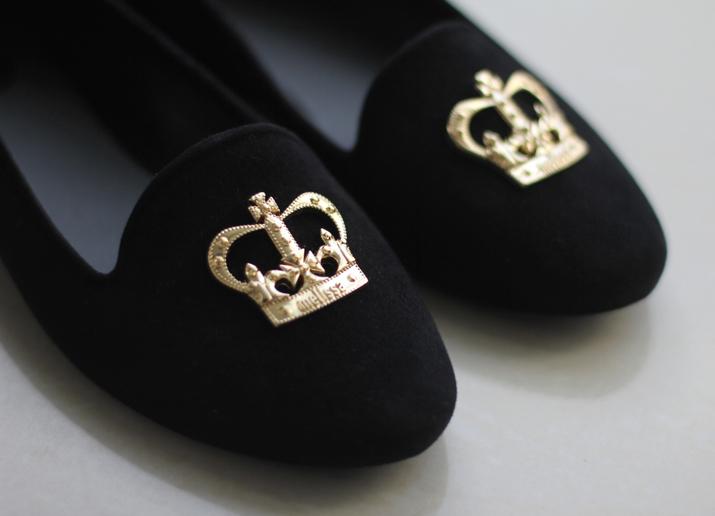 Crown slippers fashion bloggers
