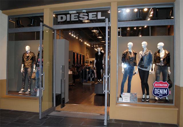 DESTINATION DENIM BY LAS ROZAS VILLAGE