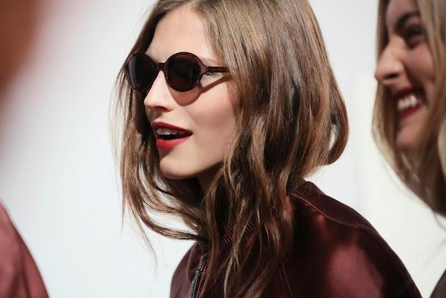 DESFILE BURBERRY S/S 2013 LABIOS ROJOS Y MAQUILLAJE NATURAL
