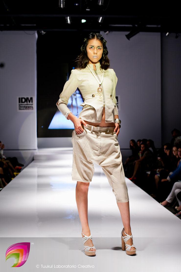 Être de José Luis González para IDM