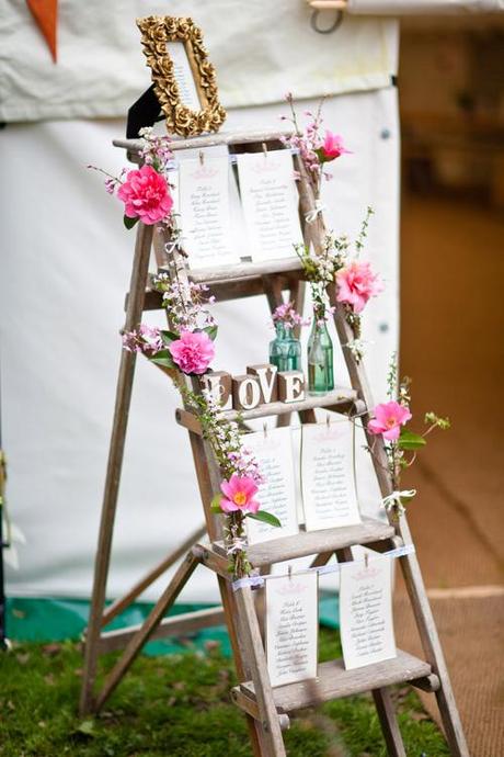 DIY homemade boda vintage organizacion de mesas escalera de madera