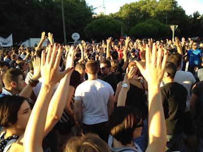 ESPAÑA: Miles de manifestantes rodearán hoy el Congreso de los Diputados y pedirán la dimisión del Gobierno