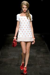Moschino primvera Verano 2013